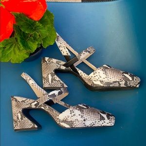 Intentionally Blank Snake Skin Slingbacks Sz 7
